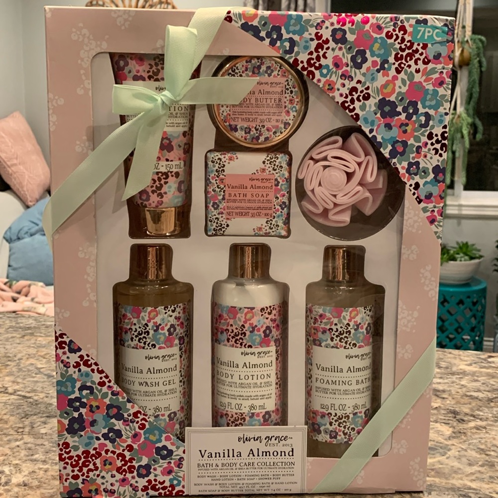 Olivia Grace Vanilla Almond Bath and Body Set